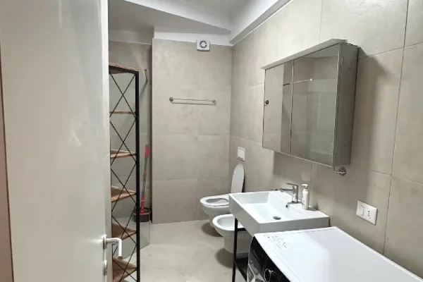 Shtepi me qera Apartament ne Tirane, 1+1, Mobilimi E mobiluar, Pagesa 700  Euro.