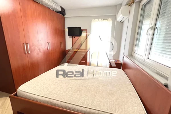 Shtepi me qera Apartament ne Tirane, 1+1, Mobilimi E mobiluar, Pagesa 550  Euro.