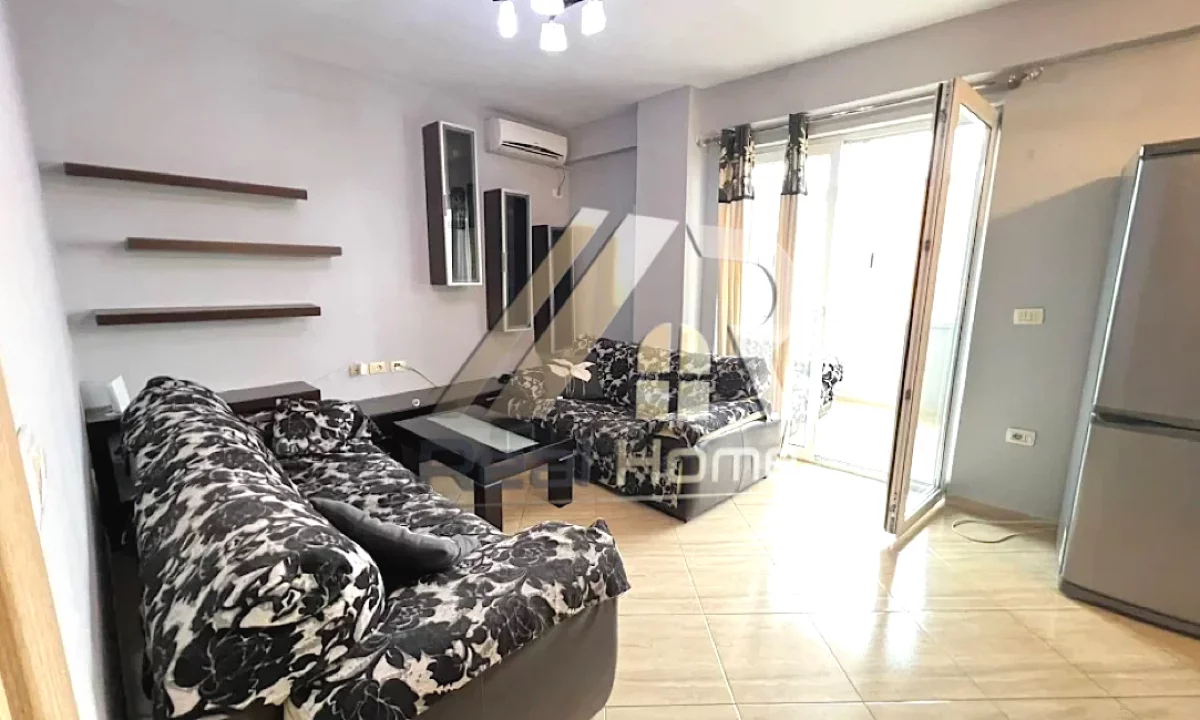 Shtepi me qera Apartament ne Tirane, 1+1, Mobilimi E mobiluar, Pagesa 550  Euro.