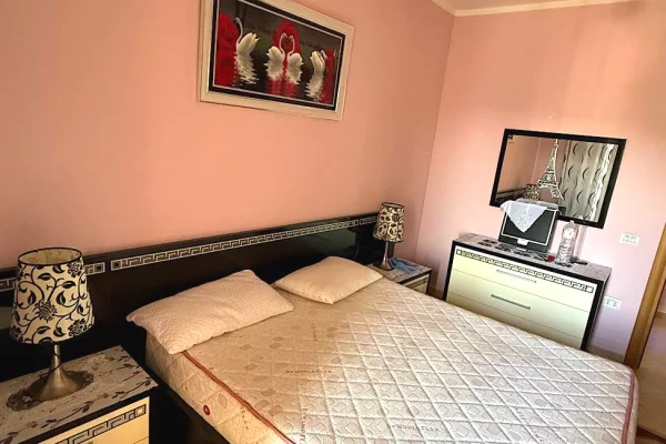 Shtepi ne shitje Apartament ne Vlore, 2+1, Mobilimi E mobiluar, Pagesa 294,000  Euro.