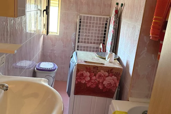 Shtepi ne shitje Apartament ne Vlore, 2+1, Mobilimi E mobiluar, Pagesa 294,000  Euro.