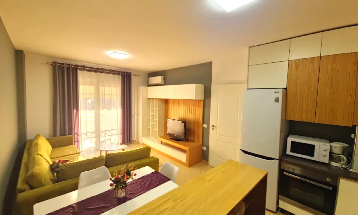 Shtepi me qera Apartament ne Tirane, 2+1, Mobilimi E mobiluar, Pagesa 800  Euro.
