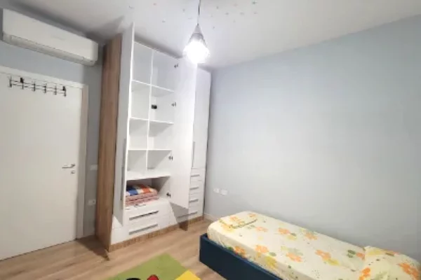 Shtepi me qera Apartament ne Tirane, 2+1, Mobilimi E mobiluar, Pagesa 600  Euro.