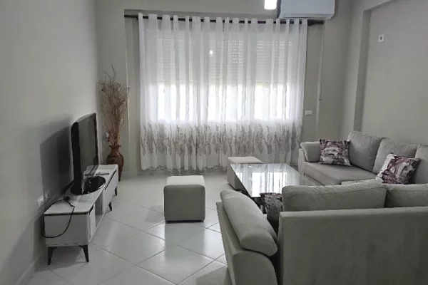 Shtepi me qera 2+1 ne Tirane - 650 Euro