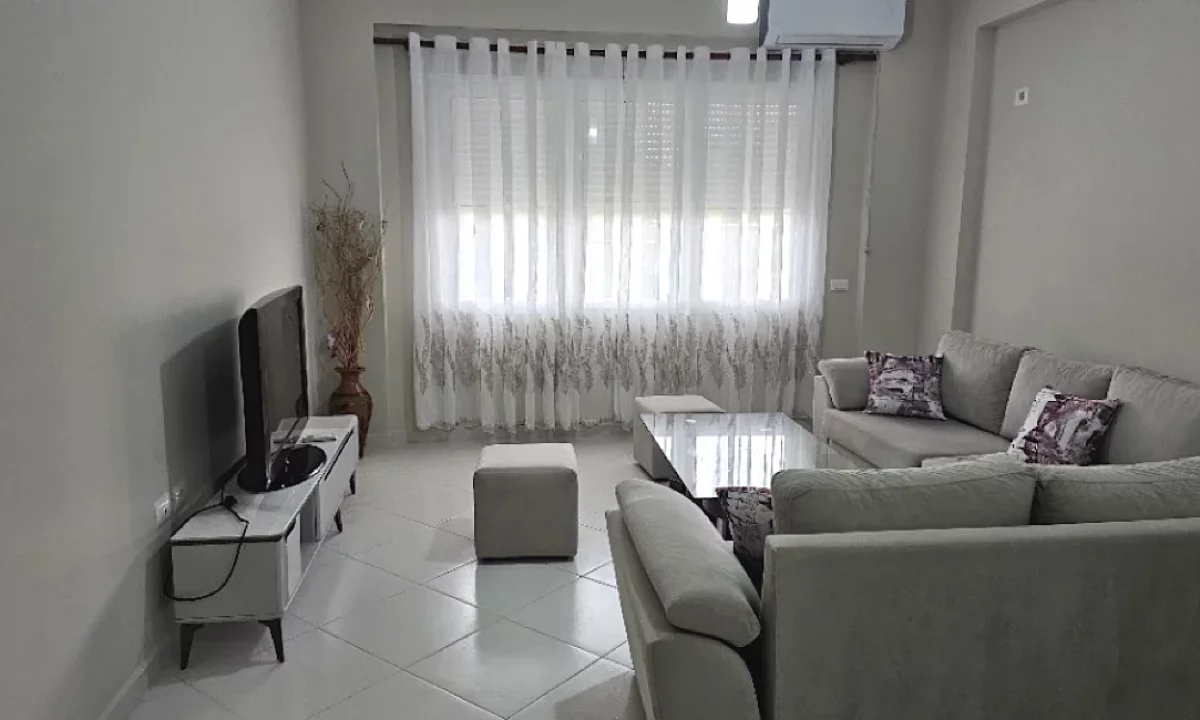 Shtepi me qera Apartament ne Tirane, 2+1, Mobilimi E mobiluar, Pagesa 650  Euro.