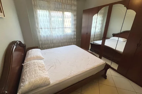 Shtepi me qera Apartament ne Tirane, 1+1, Mobilimi E mobiluar, Pagesa 500  Euro.