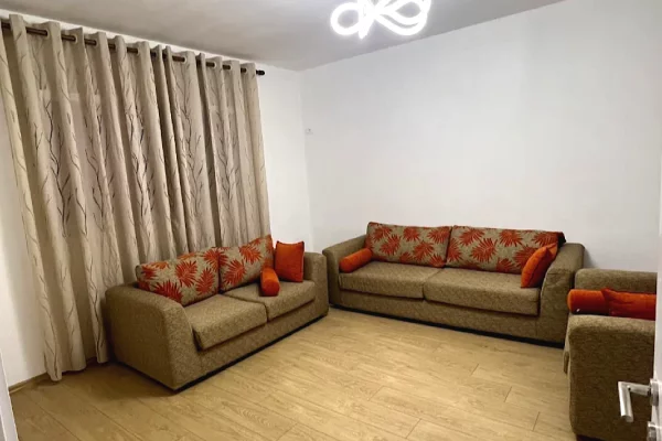 Shtepi me qera 2+1 ne Tirane - 400 Euro