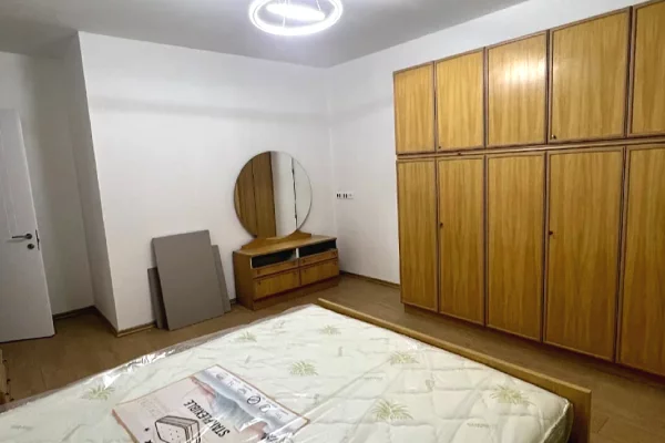 Shtepi me qera Apartament ne Tirane, 2+1, Mobilimi E mobiluar, Pagesa 400  Euro.