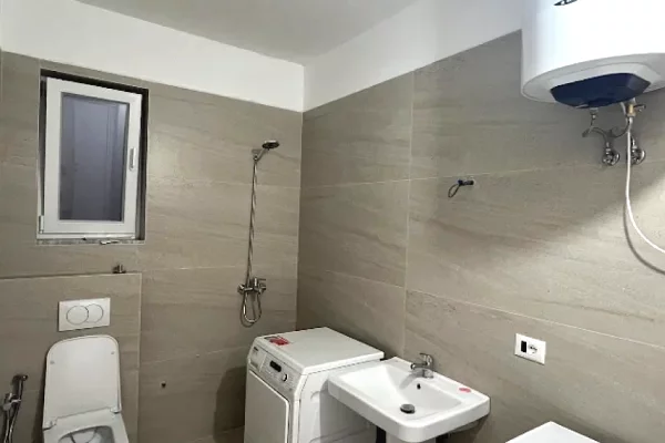Shtepi me qera Apartament ne Tirane, 2+1, Mobilimi E mobiluar, Pagesa 400  Euro.