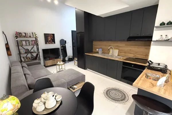 Shtepi ne shitje 1+1 ne Tirane - 100,000 Euro