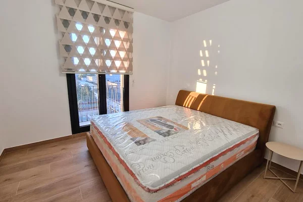 Shtepi me qera Apartament ne Tirane, 2+1, Mobilimi E mobiluar, Pagesa 750  Euro.