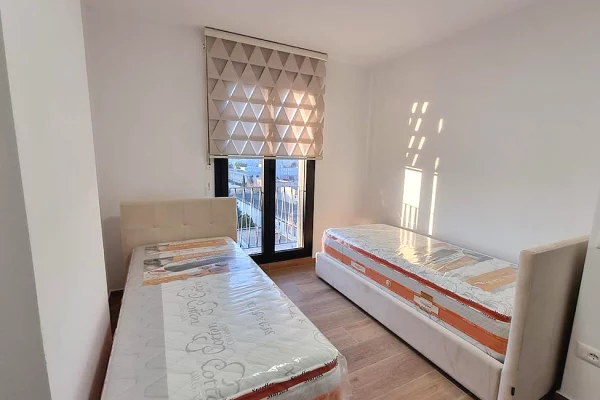 Shtepi me qera Apartament ne Tirane, 2+1, Mobilimi E mobiluar, Pagesa 750  Euro.