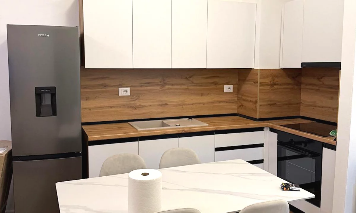 Shtepi me qera Apartament ne Tirane, 1+1, Mobilimi E mobiluar, Pagesa 450  Euro.