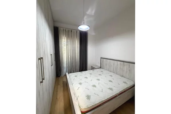 Shtepi me qera Apartament ne Tirane, 1+1, Mobilimi E mobiluar, Pagesa 650  Euro.