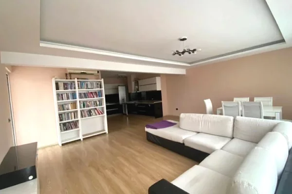 Shtepi me qera Apartament ne Tirane, 2+1, Mobilimi E mobiluar, Pagesa 650  Euro.