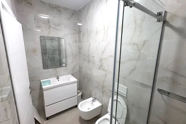 Shtepi me qera Apartament ne Tirane, 2+1, Mobilimi E mobiluar, Pagesa 570  Euro.