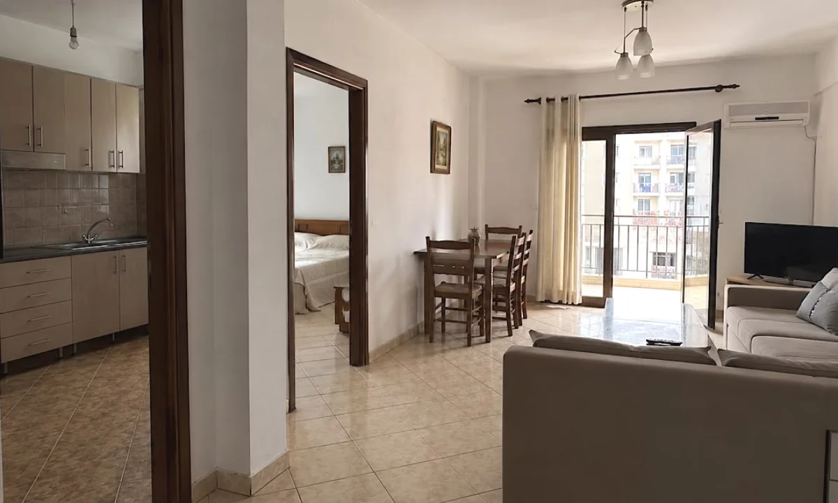 Shtepi me qera Apartament ne Tirane, 1+1, Mobilimi Pjeserisht e mobiluar, Pagesa 600  Euro.