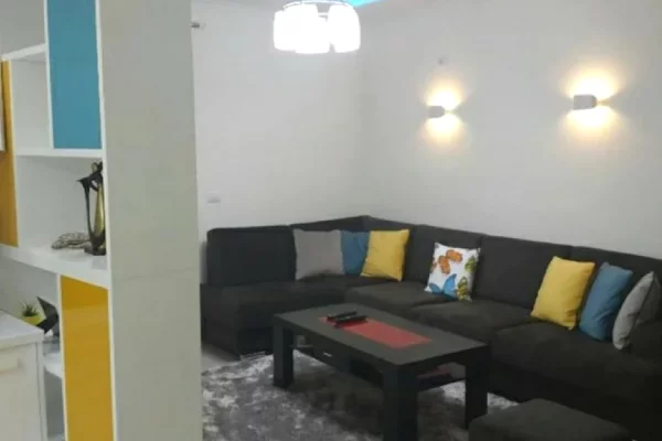 Shtepi ne shitje Apartament ne Tirane, 2+1, Mobilimi E mobiluar, Pagesa 22,400,000  Leke.