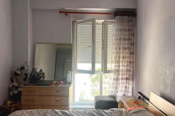 Shtepi ne shitje Apartament ne Tirane, 2+1, Mobilimi E mobiluar, Pagesa 22,400,000  Leke.