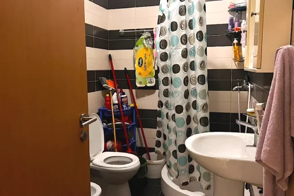 Shtepi ne shitje Apartament ne Tirane, 2+1, Mobilimi E mobiluar, Pagesa 22,400,000  Leke.