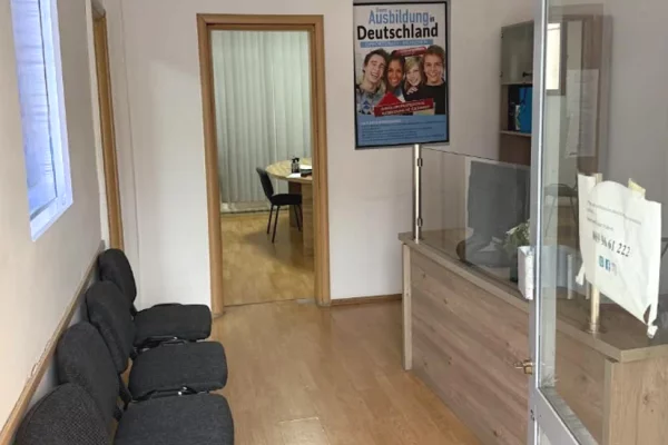 Ambient biznesi me qera 3+1 ne Tirane - 500 Euro