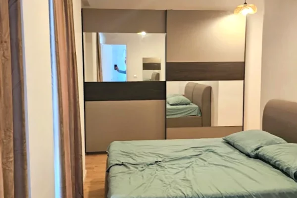 Shtepi me qera Apartament ne Tirane, 2+1, Mobilimi E mobiluar, Pagesa 1,000  Euro.