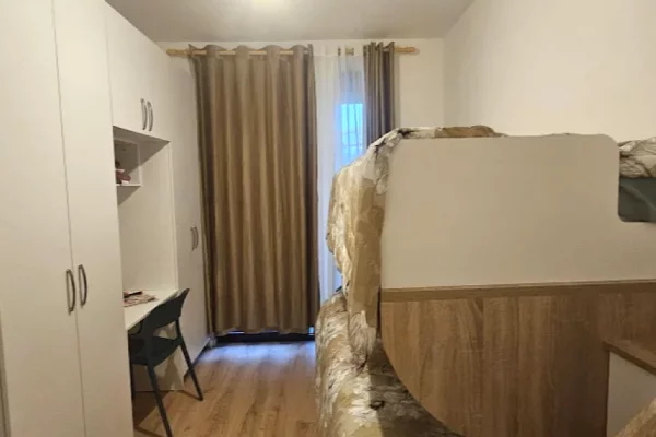 Shtepi me qera Apartament ne Tirane, 2+1, Mobilimi E mobiluar, Pagesa 1,000  Euro.