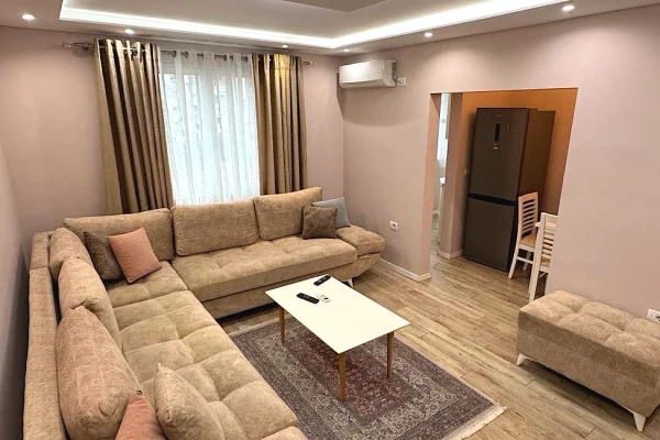 Apartament 1+1 me qera tek 21 Dhjetori ID (R1109) Tirane