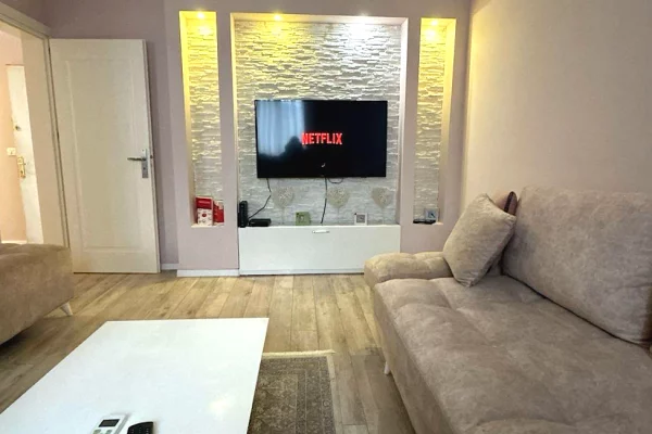 Shtepi me qera Apartament ne Tirane, 1+1, Mobilimi E mobiluar, Pagesa 600  Euro.