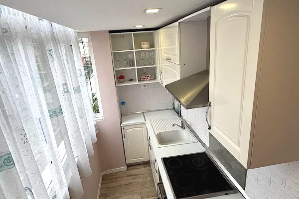 Shtepi me qera Apartament ne Tirane, 1+1, Mobilimi E mobiluar, Pagesa 600  Euro.