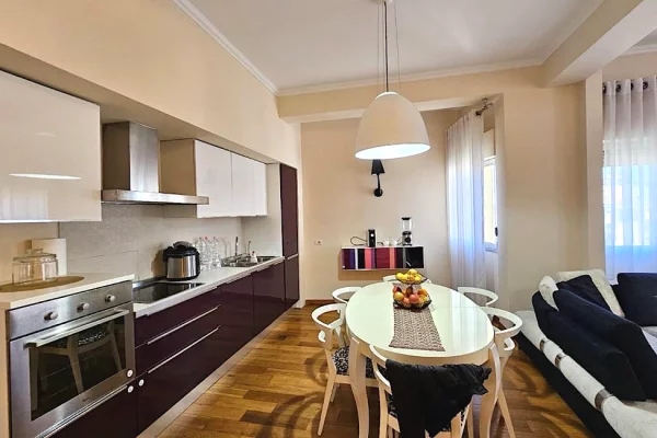 Shtepi ne shitje 2+1 ne Tirane - 250,000 Euro