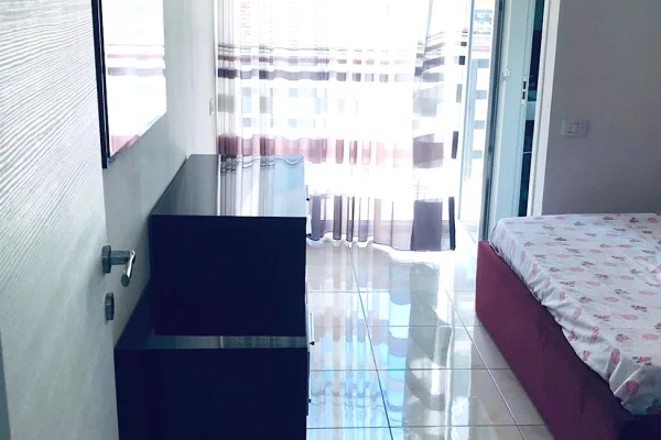 Shtepi me qera Apartament ne Tirane, 2+1, Mobilimi E mobiluar, Pagesa 700  Euro.