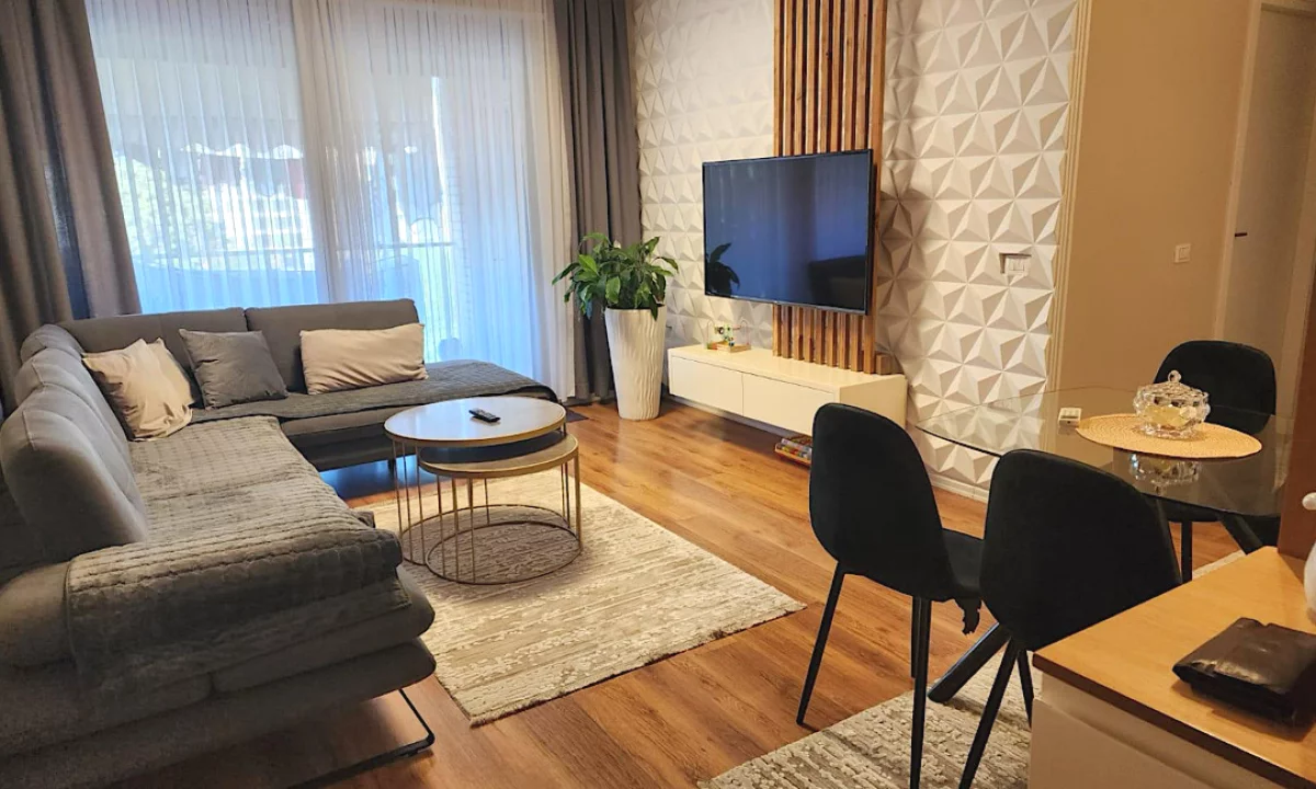 Shtepi me qera Apartament ne Tirane, 2+1, Mobilimi E mobiluar, Pagesa 1,000  Euro.