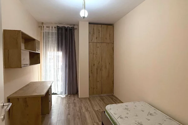 Shtepi me qera Apartament ne Tirane, 2+1, Mobilimi E mobiluar, Pagesa 750  Euro.