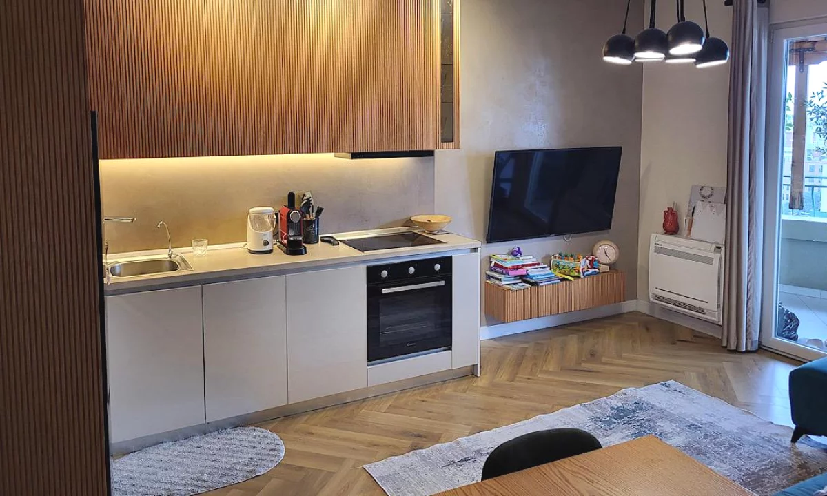 Shtepi ne shitje Apartament ne Tirane, 1+1, Mobilimi E mobiluar, Pagesa 150,000  Euro.