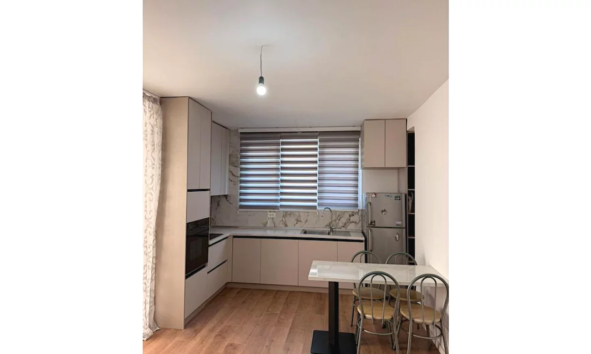 Shtepi me qera Apartament ne Tirane, 1+1, Mobilimi E mobiluar, Pagesa 750  Euro.
