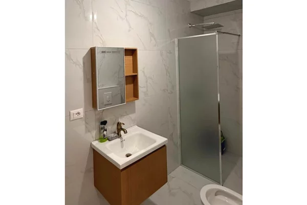 Shtepi me qera Apartament ne Tirane, 1+1, Mobilimi E mobiluar, Pagesa 750  Euro.