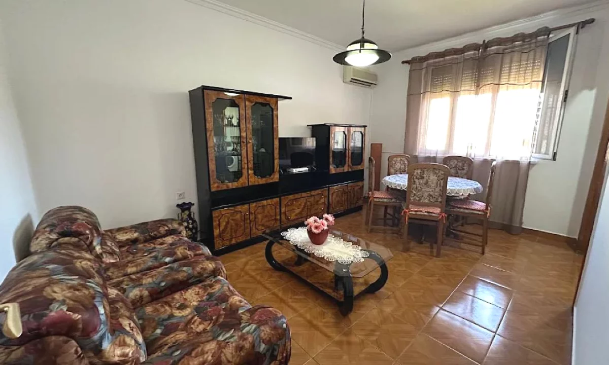 Shtepi me qera Apartament ne Tirane, 2+1, Mobilimi E mobiluar, Pagesa 600  Euro.