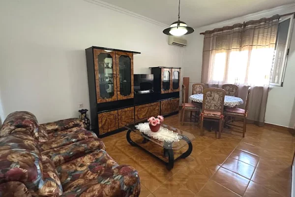 Apartament 2+1 me qera tek Shkolla Kuqe ID (R2211) Tirane
