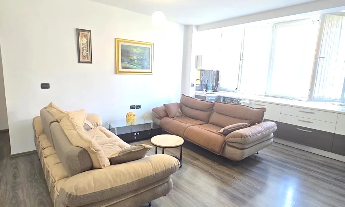 Shtepi ne shitje Apartament ne Tirane, 2+1, Mobilimi Pjeserisht e mobiluar, Pagesa 185,000  Euro.