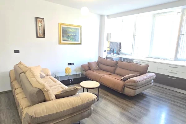 Shtepi ne shitje 2+1 ne Tirane - 185,000 Euro