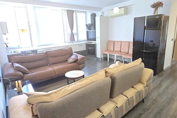 Shtepi ne shitje Apartament ne Tirane, 2+1, Mobilimi Pjeserisht e mobiluar, Pagesa 185,000  Euro.