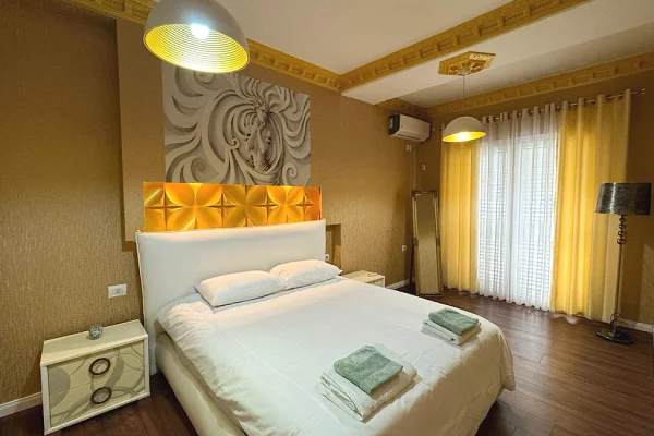 Shtepi ne shitje Apartament ne Tirane, 2+1, Mobilimi E mobiluar, Pagesa 250,000  Euro.