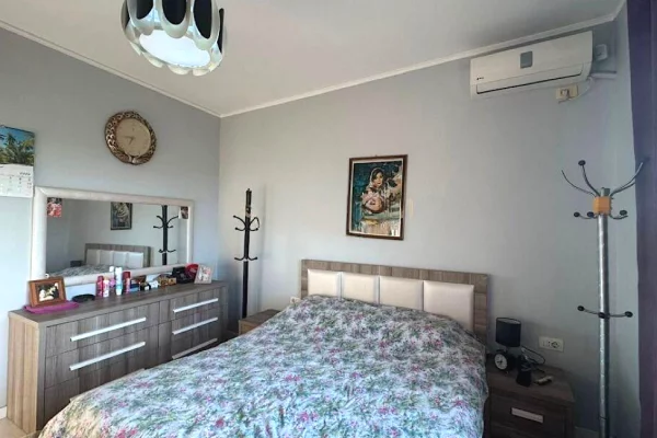 Shtepi ne shitje Apartament ne Tirane, 3+1, Mobilimi E mobiluar, Pagesa 250,000  Euro.