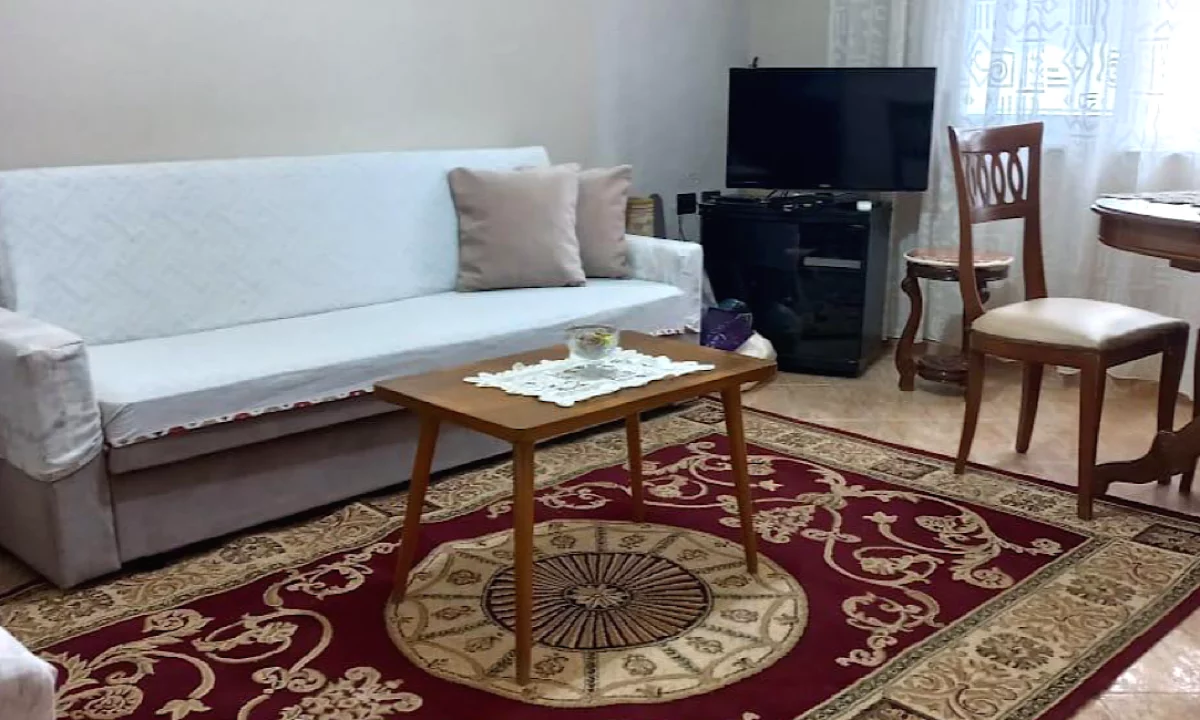 Shtepi me qera Apartament ne Tirane, 2+1, Mobilimi E mobiluar, Pagesa 600  Euro.