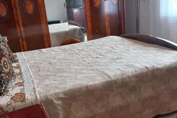 Shtepi me qera Apartament ne Tirane, 2+1, Mobilimi E mobiluar, Pagesa 600  Euro.