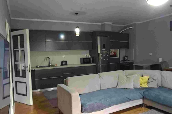 Shtepi me qera Apartament ne Tirane, 2+1, Mobilimi E mobiluar, Pagesa 80,000  Leke.