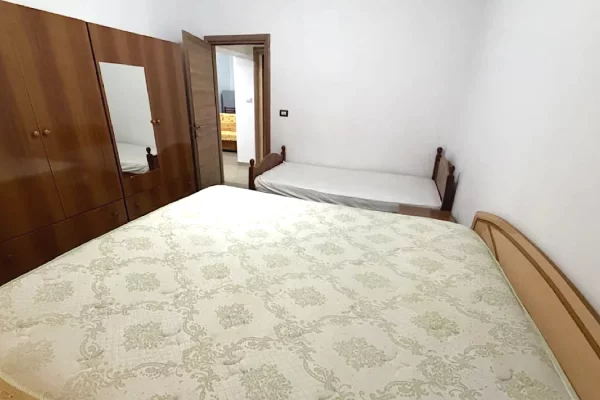 Shtepi me qera Apartament ne Tirane, 1+1, Mobilimi E mobiluar, Pagesa 450  Euro.