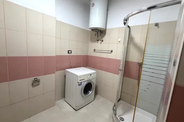 Shtepi me qera Apartament ne Tirane, 1+1, Mobilimi E mobiluar, Pagesa 450  Euro.