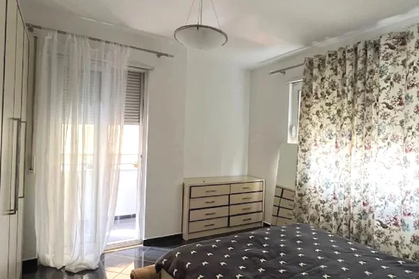 Appartamento in affitto a Tirana 2+1, Arredato